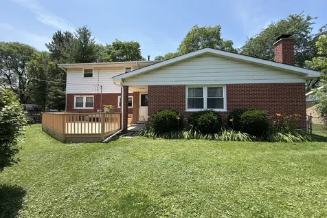 2022 East Woodview Drive Mount Prospect IL 60056