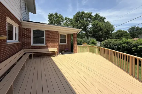 2022 East Woodview Drive Mount Prospect IL 60056