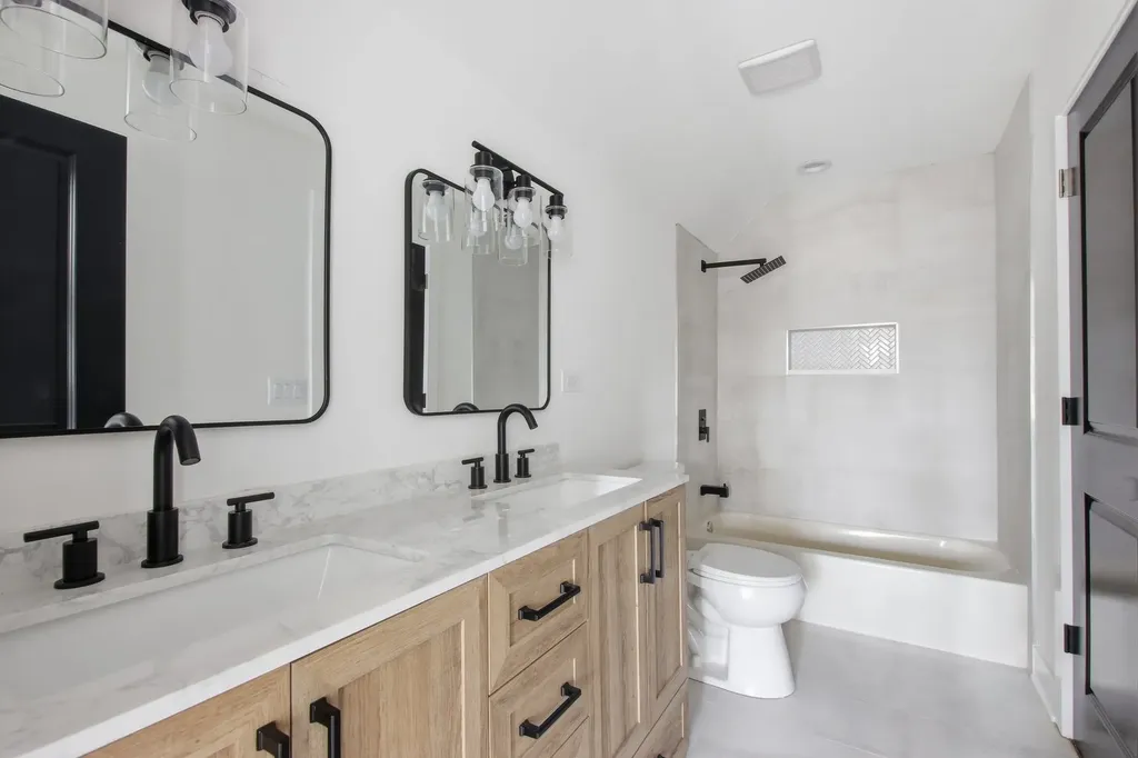 7311 South Aberdeen Avenue Chicago IL 60621