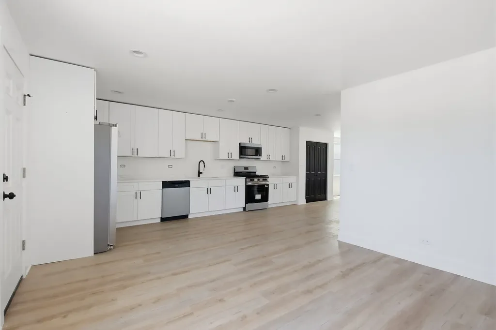 7311 South Aberdeen Avenue Chicago IL 60621