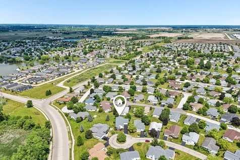 335 Belmont Court Grayslake IL 60030
