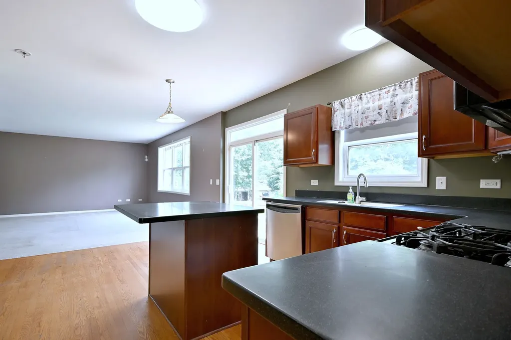 771 Bluebonnet Court Aurora IL 60505