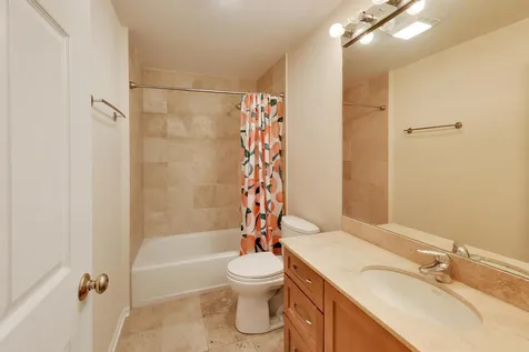 815 North Marshfield Avenue Chicago IL 60622