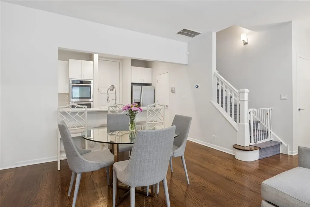 434 West Armitage Avenue Chicago IL 60614