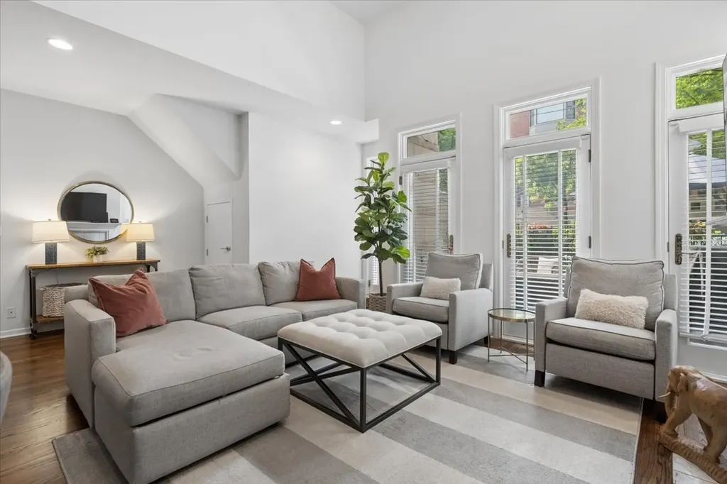434 West Armitage Avenue Chicago IL 60614