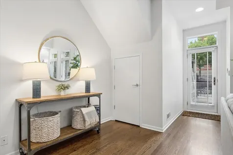 434 West Armitage Avenue Chicago IL 60614
