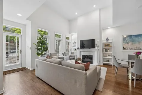 434 West Armitage Avenue Chicago IL 60614