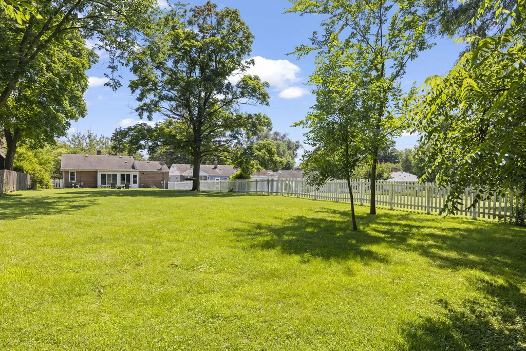 100 East Morningside Avenue Lombard IL 60148