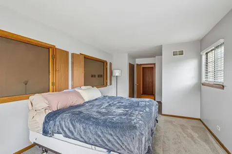118 Seneca Trail Bloomingdale IL 60108