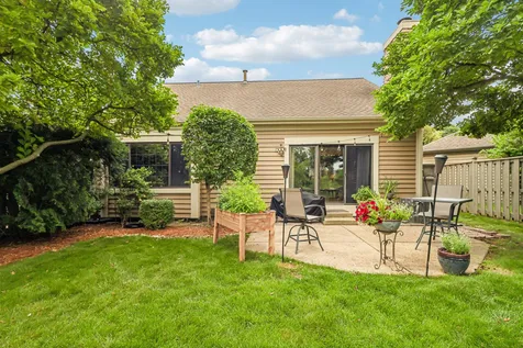118 Seneca Trail Bloomingdale IL 60108