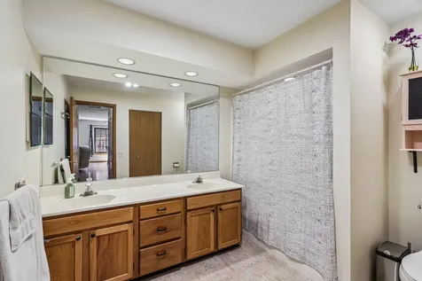 118 Seneca Trail Bloomingdale IL 60108
