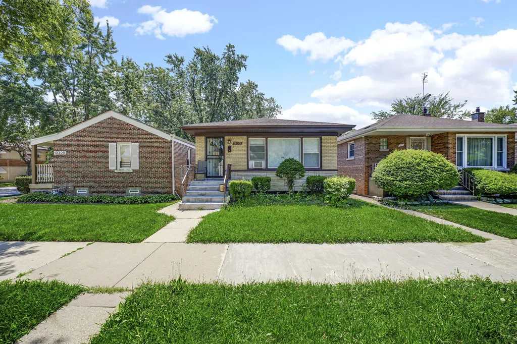 1105 West 123rd Street Calumet Park IL 60827