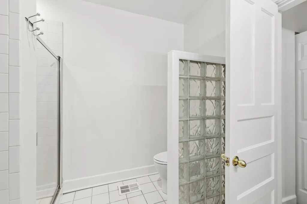 3801 North Wilton Avenue Chicago IL 60613
