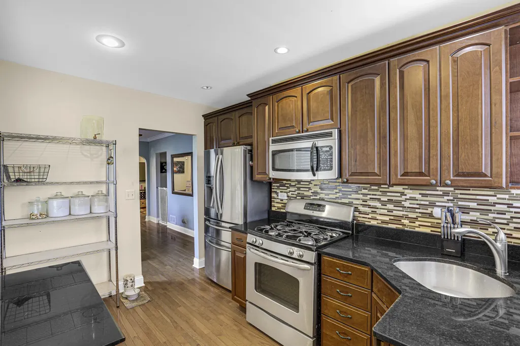 11924 Longwood Drive Blue Island IL 60406