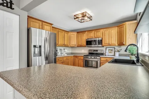 319 Deer Lake Drive Hainesville IL 60030