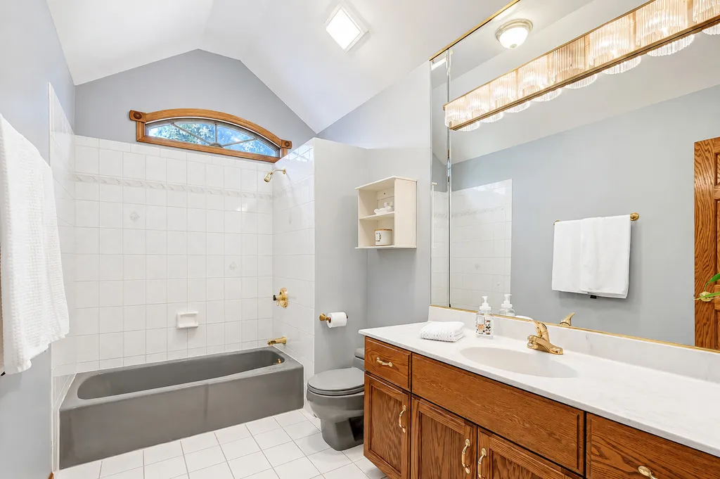 6904 Irish Court Darien IL 60561