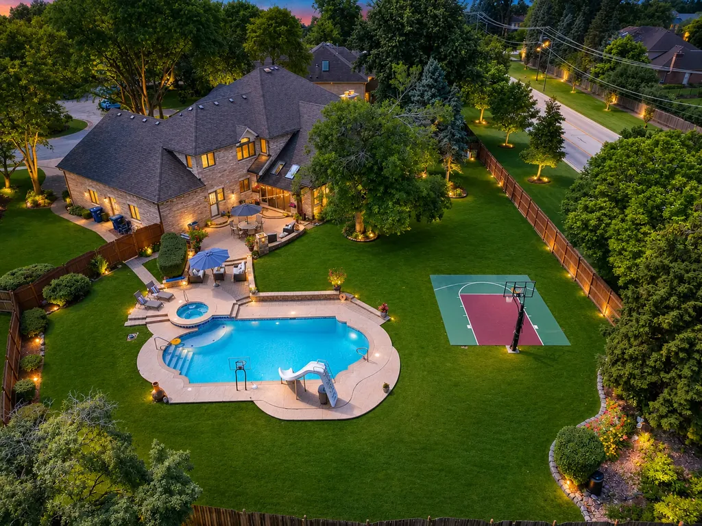 6904 Irish Court Darien IL 60561