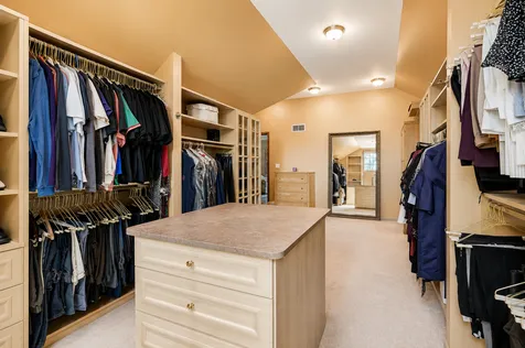 6904 Irish Court Darien IL 60561