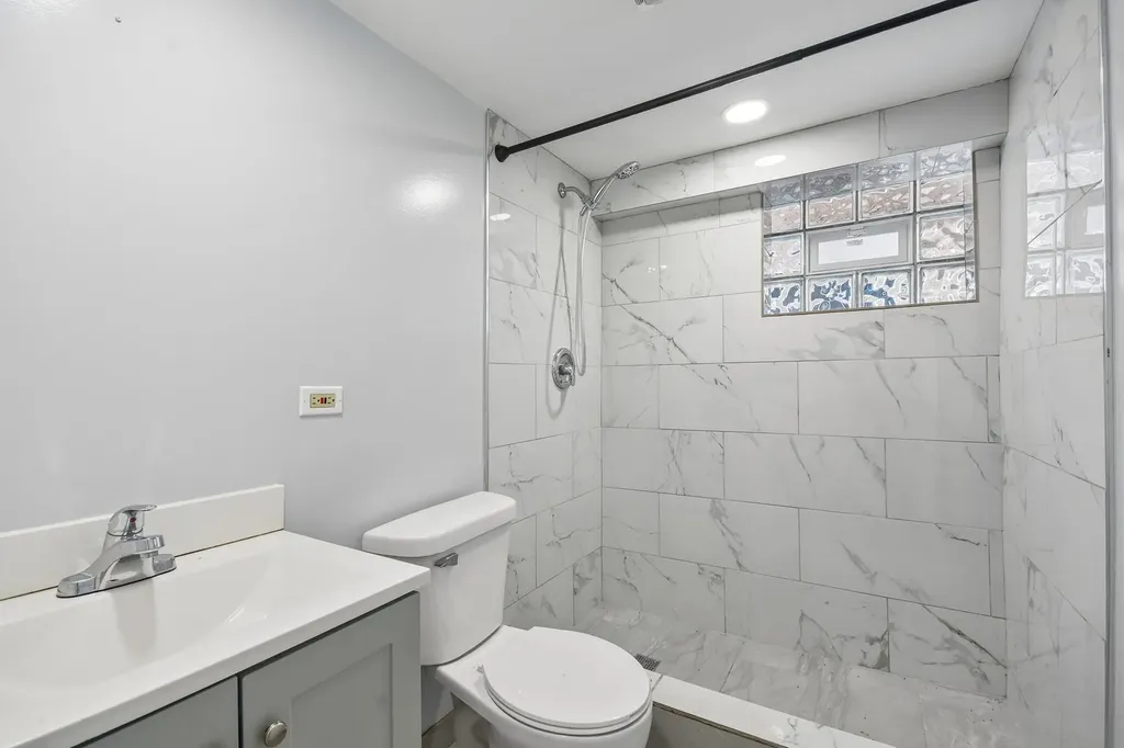 5011 South Kilbourn Avenue Chicago IL 60632