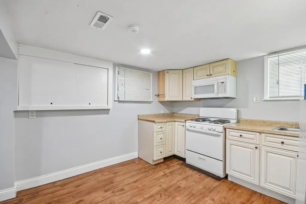 5011 South Kilbourn Avenue Chicago IL 60632