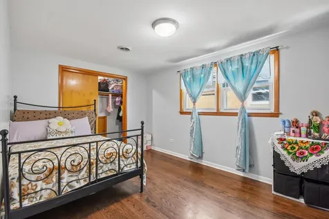 5011 South Kilbourn Avenue Chicago IL 60632