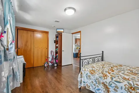 5011 South Kilbourn Avenue Chicago IL 60632