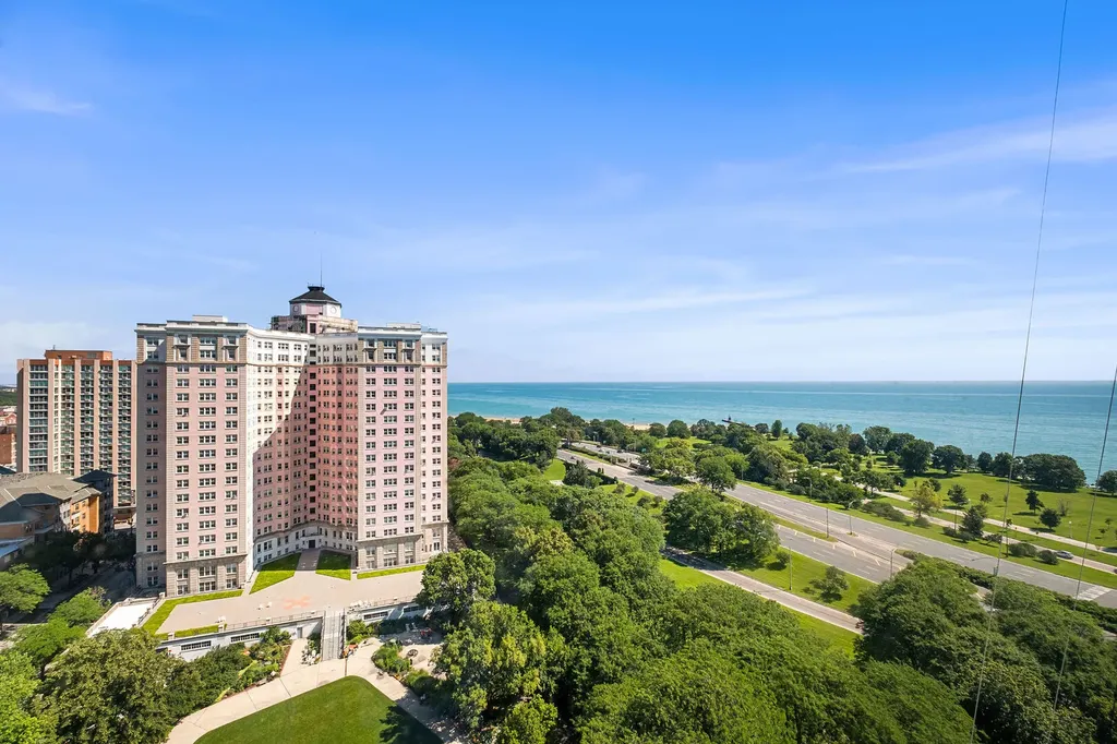 5455 North Sheridan Road Chicago IL 60640