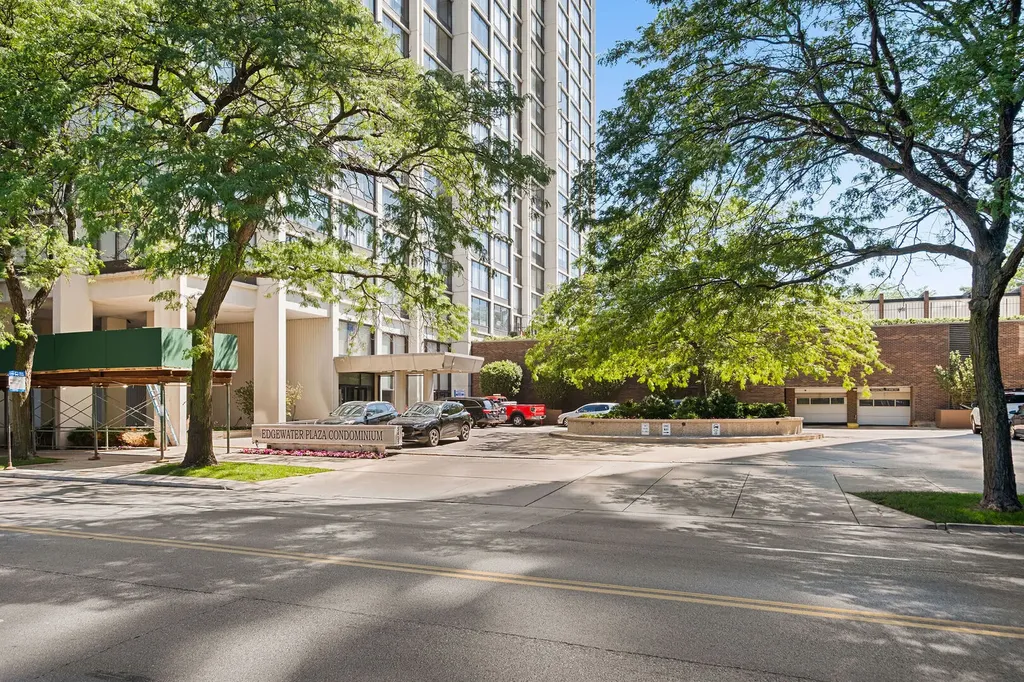 5455 North Sheridan Road Chicago IL 60640