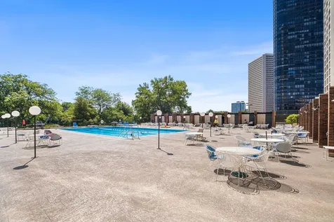 5455 North Sheridan Road Chicago IL 60640