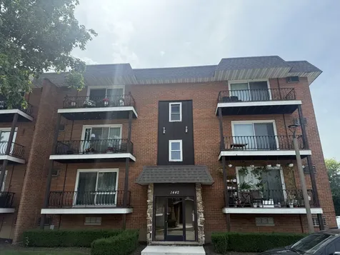 1442 Carriage Lane Westmont IL 60559