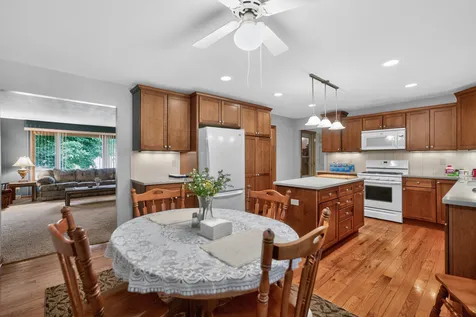 1811 Park Avenue Sycamore IL 60178