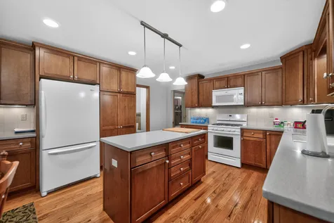 1811 Park Avenue Sycamore IL 60178
