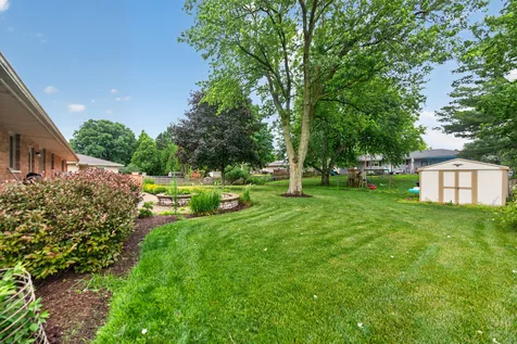 1811 Park Avenue Sycamore IL 60178
