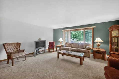 1811 Park Avenue Sycamore IL 60178