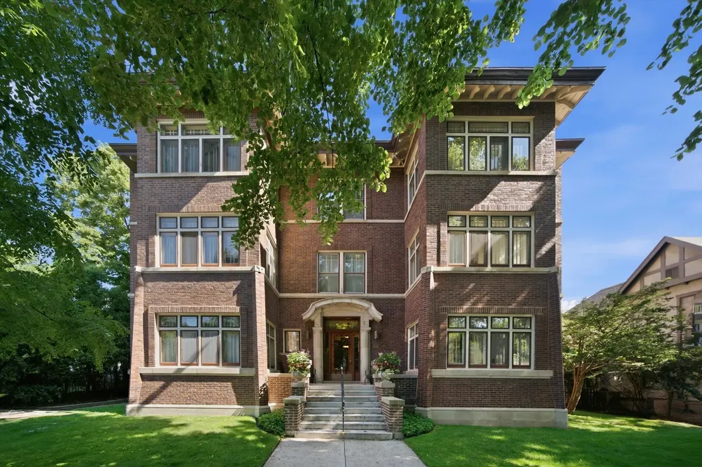 425 Greenwood Street Evanston IL 60201