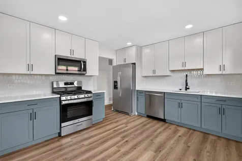 405 West Newport Road Hoffman Estates IL 60169