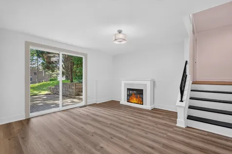 405 West Newport Road Hoffman Estates IL 60169