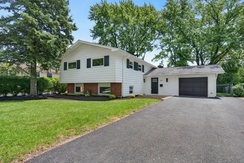 405 West Newport Road Hoffman Estates IL 60169