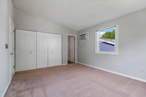 627 Chardonnay Lane Crystal Lake IL 60014