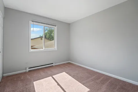 627 Chardonnay Lane Crystal Lake IL 60014