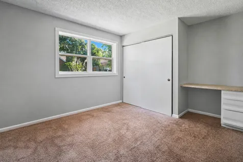 627 Chardonnay Lane Crystal Lake IL 60014