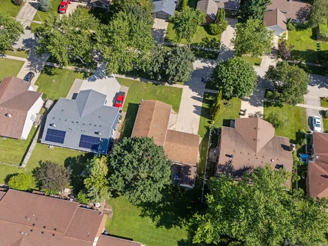 627 Chardonnay Lane Crystal Lake IL 60014