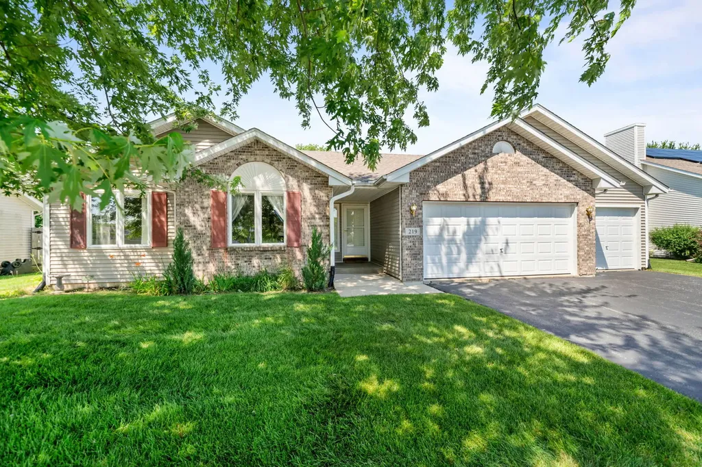 219 Acorn Drive Poplar Grove IL 61065