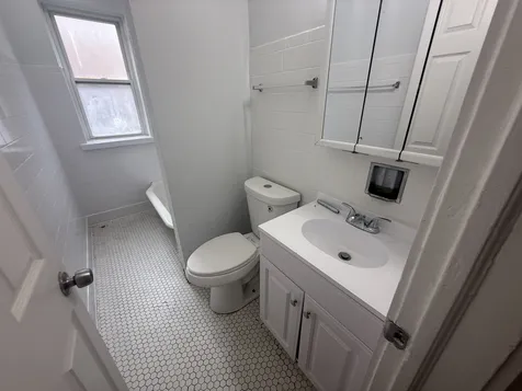 7342 North Damen Avenue Chicago IL 60645