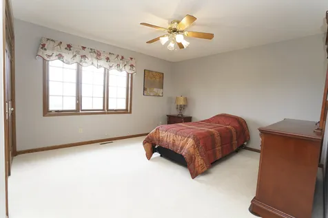 520 Schauer Lane Rockford IL 61107