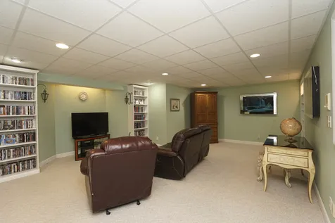 520 Schauer Lane Rockford IL 61107