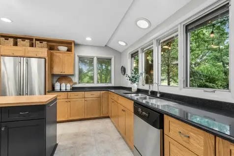 500 Parkview Place Burr Ridge IL 60527