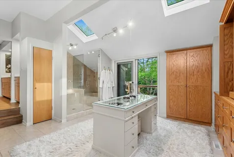 500 Parkview Place Burr Ridge IL 60527