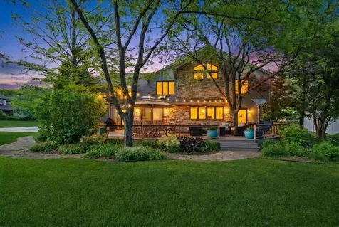 500 Parkview Place Burr Ridge IL 60527
