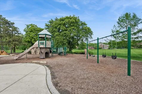 500 Parkview Place Burr Ridge IL 60527